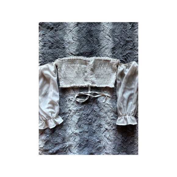 Front Ruched Bust Crop Top - Picture 2 of 3